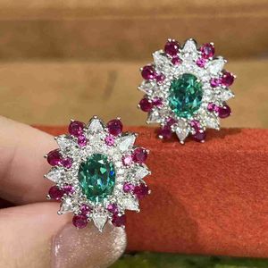 Stud Exquistie 925 Silver Earrings for Women Fashion Vintage Lab Emerald Ear Stud Dazzling Moissanite Earring Fine Jewelry YQ240110