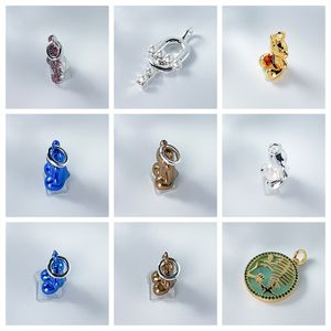 2023 Neue Farbe mit blauem Stahlbären-Halskettenanhänger für Damen, Schmuck, Geschenke, kostenlose Lieferung
