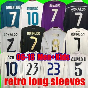Real Madrids Retro Soccer Jerseys Finals Football Shirt Guti Benzema Bale Ronaldo Kaka 06 07 15 16 17 18 Zidane Beckham Raul Figo Long and Short Sleeves Kits dla dzieci