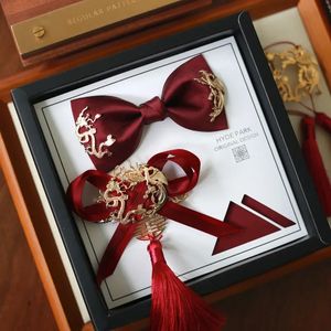 Düğün Damat Adam Ejderha Phoenix Çin Bow Tie Düğün Male Male Kırmızı Üst düzey Hediye Kutusu Seti Studio 240109