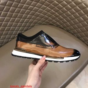 Tênis de couro masculino Playoff BERLUTI Sapatos casuais novos masculinos de couro de bezerro escovado calçados esportivos elegantes e confortáveis de ajuste HB2P