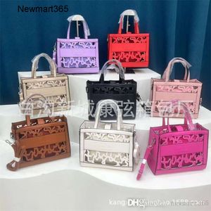 여성 2024 Desgigner New Fashion Flower Tote 대용량 핸드 헬드 1 어깨 크로스 바디 백 가방 유행