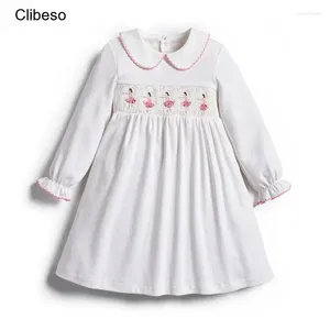 Sukienki dziewczynki 2024 Clibeso Smocked Vintage na haft ręcznie haftowe bawełniane białe kostiumy stroje ubrania dzieci