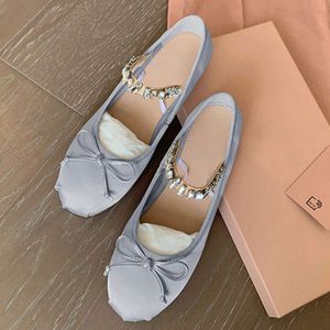 Klänningskor strassar Mary Janes skor för kvinnor balettlägenheter glänsande eleganta designer skor damer satin slip på loafers skor nya år 2023