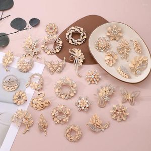 Brooches Butterfly Pearl Brooch High-end Headscarf Accessory Opal Stone Flower Anti-glare Alloy Pin Women