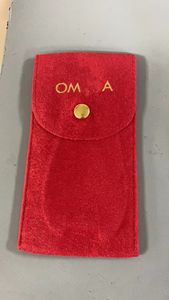 Scatole per orologi di design Scatola per orologi rossa in velluto Imballaggio di alta qualità con borsa in tessuto portatile con logo