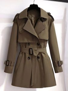 Jackor för kvinnor Autumn/Winter Warm Coats Korean Långärmade toppar Double Breasted Short Trench Vintage Ladies Clothing 240109