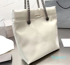 2024 new The texture of the new veal leather bag type bright wrinkled plastic bag hand, hand, armpit and anticlinal back are beautiful with the gift box