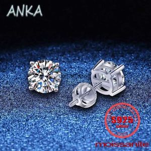 Stud Anka New S925 Sterling Silver Moissanite Kolczyki śrubowe Unisex Kolczyki Klasyczne cztery pazury D Color Moissanite Kolczyki żeńskie YQ240110