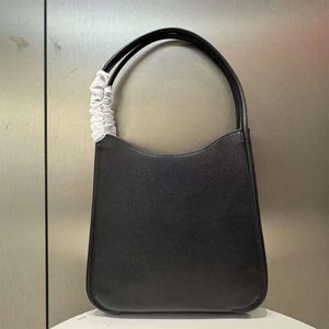 A bolsa de bolsa de alta qualidade de alta qualidade de couro genuíno saco feminino cheiro versátil de moda pequena de um ombro de ombro saco de alta qualidade