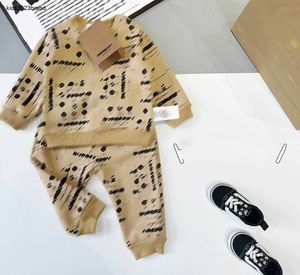 New infant jumpsuits Full print of letter logo boys girls Plush set Size 66-100 newborn baby Round neck hoodie and pants Jan10