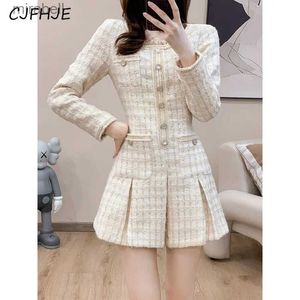 Grundläggande avslappnade klänningar cjfhje nya kvinnor koreansk doftande stil smal passande mode långärmad tjock tweed klänning retro elegant kvinnor yq240110