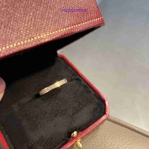 Designer Carter Rings for Women and Men High Version Hot Selling Two Row Diamond Par Ring med guldplätering Fashionabla personligt index med originalbox