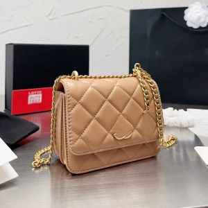 2024 New Gold 6 Flap Women Designer Bag Square Movenled Colors Metal Mardware Chain Multi Pochette Mini جميل عبر الجسم الكتف الفاخر Sacoche 15x10cm