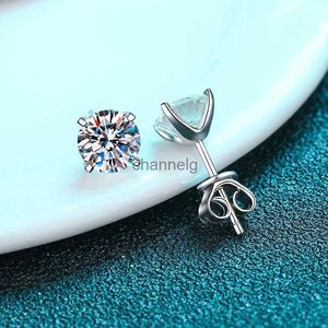 Stud 0.2-2Ct Gerçek Moissanit Elmas Saplama Küpe D Renk Saf 925 STERLING Gümüş 4 Prong Küpe Kadınlar için Güzel Takı YQ240110