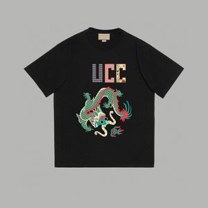 المصمم T قم بقمصان القمصان Tees 2024 Tees New Limited في عام Dragon Cotton Round Neck أنماط رسائل مطبوعة للرجال والنساء في الصيف