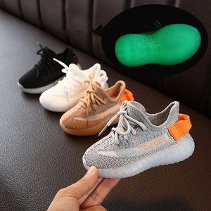 Instagram Super Hot Summer Novos Homens e Mulheres Flying Tecelagem Esportes Lazer Respirável Coconut Night Glow Running Shoes Popular Children's Shoes