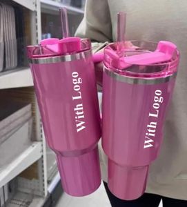 Starbuks Winter Pink Water Bottles Target Red 40oz Quencher H2.0 Tazze Tazze Cosmo Pink Parade Car Tumbler Silicone Regalo di San Valentino con 1:1 Stesso logo GG0110