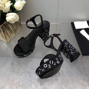 Summer Printing Leather Sandals Flat Bottom Buckle Latch Party Wedding Sandal Paris Fashion Brand slipper Designer Women sexy High Heel Sandals high heels shoes