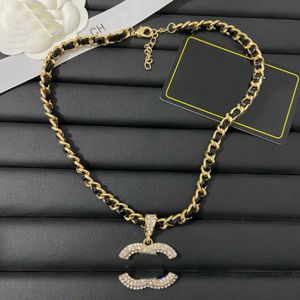 Designer Pearl Necklace Choker Chain Brand Letter Diamond Pendants Necklaces Women Wedding Jewelry Gift