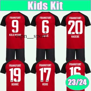 espnsport 23 24 Frankfurt Heren voetbalshirts BORRE KOLO MUANI MARMOUSH JAKIC LARSSON RODE HASEBE M. GOTZE HAUGE BAUTISTA Home Rode voetbalshirts met korte mouwen