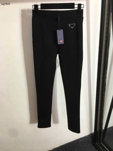 pantaloni firmati donna marchio di abbigliamento per pantaloni primaverili da donna triangolo moda LOGO leggings da donna 10 gennaio Nuovi arrivi