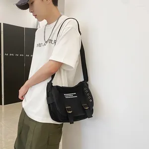 Kvällspåsar svart klaff canvas kvinnors väska universitet messenger y2k axel kors eko koreansk satchel unisex shopper dagligen