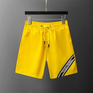 Hommes Shorts Pant Man Designer Pantalons courts Femmes Mans Pantalons de mode Entraînement Streetwear Vêtements Été Pantalons de plage chauds Eurpoe Vente de luxe Pantalon décontracté o576