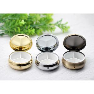 Visa 5kits 3 Cell Metal 53mm Round Blank Tablet Pill Boxes Holder Contain Case+42mm Round Epoxy Sticker för DIY -gåvor 3 färger