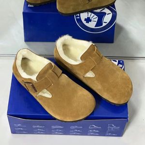 2024 Ny kvinnors plattform Sandaler Designer Läder Suede Clogs Flat Casual Shoe Sliders Mens Lady Tazz Fur Sandale Slide Bostons Summer Slipper Mule With Box