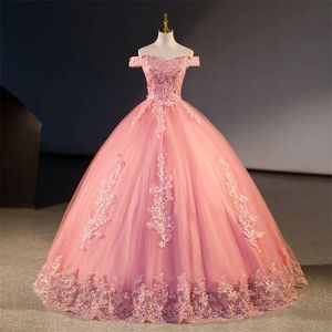 Rosa Quinceanera-Kleider im Sommer, elegant, schulterfrei, Partykleid, süßes Blumen-Ballkleid, klassisches Spitzen-Abschlussballkleid 240109