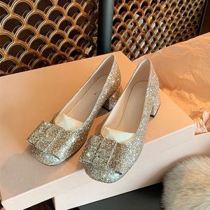 Luxus-Volldiamant-Sandalen, Schleife, quadratischer Kopf, klobiger Absatz, Sandale nach leerem Duttkopf, Mary Jane-Schuhe mit kurzen Absätzen, glitzernde Diamanten, Abendparty-Kleiderschuh für Damen