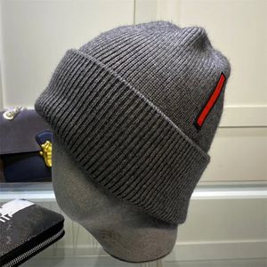 Tasarımcı Beanie Beanie Mens Kış Şapkası Lüks Beanie 5 Renk Klasik Casquette Şapkası Kadınlar İçin Şapka Seyahat Kayak Toptan Fiyat Örme Şapka Sıcak