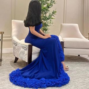 Elegant Royal Blue Mermaid aftonklänning 2024 Axless Ruffles sida Silt Long Satin Prom Formal Party Gowns Robe de Soiree Vestidos de Gala