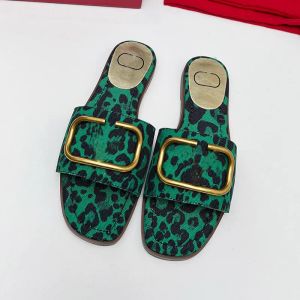 Designer Womens Slides Scarpe da fondo piatto in schiuma corridore casa sandali pannelli per hotel per esterni per scarpe tacco da donna vera dimensione 35-43