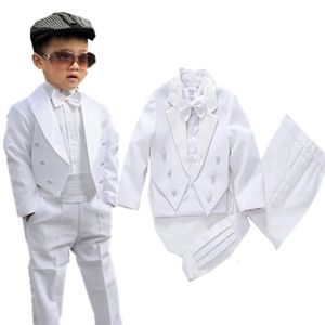 Baby Boy Classic Tuxedo nero bianco abiti Battesimo infantile Abito da sposa Bambino Formale Festa Battesimo Chiesa Outfit 4 PZ 240109