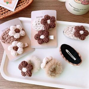 Hair Accessories 2PCS Set Autumn Winter Knitted Wool Clips For Girls Beige Flower Hairpins Plush Brown Loop Cute Children Barrettes Gum