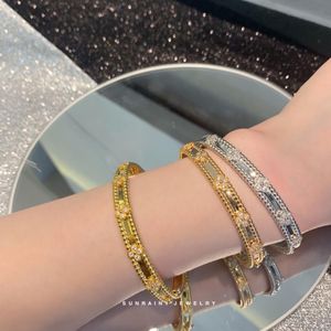 2024Designer Clover Bangle Marca Pulseiras Para Mulheres 18K Banhado A Ouro Cristal Completo Quatro Folhas Perlee Doce Trevo Flor Cuff Valentine Party Gift Jóias