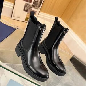 Lyxdesigner Kvinnor Stövlar Martin Boots Wedge Sole Round Toe Platform äkta läder Cavalier Ankle Boots Storlek 35-41 med låda