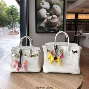 Designer Bags Luxury Fashion Totes New crocodile pattern bag leather handbag Versatile women's bag Cowhide one shoulder messenger bag Fashion texture bag