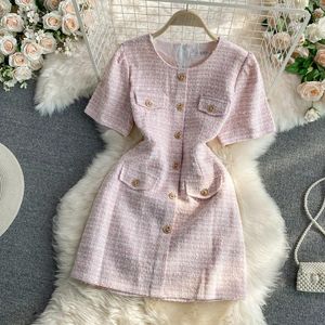 Kleider 2023 Sommer Koreanische Version der neuen Ladies Round Neck SingleBreasted kleiner Duft eleganter Tweed Shortsleeved Dress Trend