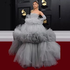 2024 Nowy szary sukienka balowa fotografia niestandardowa bez ramiączek Rufflestulle Puffy Evening Celebrity Gowns Abendkleider Robe de Soiree