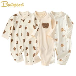 Muslin Born Jumpsuit Cartoon Bear Longeples Baby Rompers for Boys Girls Autumn Clothes Spädbarnsdräkt Toddler Onesie 018m 240110