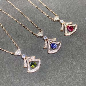 Desginer Bvlgary Light Luxury Treasure Family Kjol Necklace Female Fashion Internet Celebrity Elegant Style Collar Chain Non Fading Gift för bästa vänhalsband