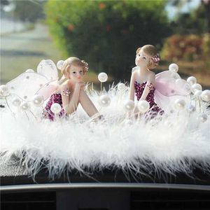 カーオーナメントアニメモデルKawaii Diamond Wings Angel Ballet Girlフィギュアオートインテリア装飾女性ピンクのダッシュボードアクセサリー