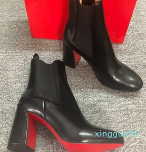 Luxury Designer Sexy Pointed Red Fashionable Sole Pointed Thick Heel Riveted Mid Barrel Women's Short Boots Autumn and Winter New Fashionable