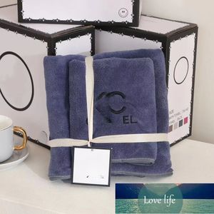 Enkel badhandduksuppsättning bokstäver broderad handduk med flerfärgad fashionabla sovsalar dusch absorberande och snabb torkande strandhandduk