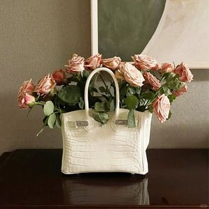 العلامة التجارية Nordic Flower Flower Vase Handbag Design Desk Wedding Art Ornament Home Decor Plant Pott Interior Identials 240110