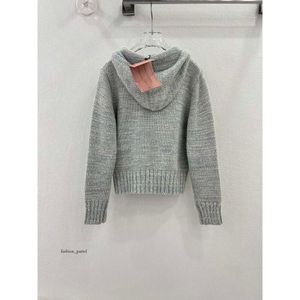 Miu Women's Hoodie Designer Womens Seaters Cardigan Knitting Jacket Pullover End Jacquard Sweater Pure knitwear高品質の女性服736 701