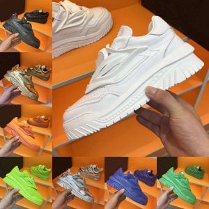 2024 Nya designer kvinnor avslappnade sneakers medusa tränare kalvskinn sneaker gummiplattform tränare tjocka grekiska sulor löparskor